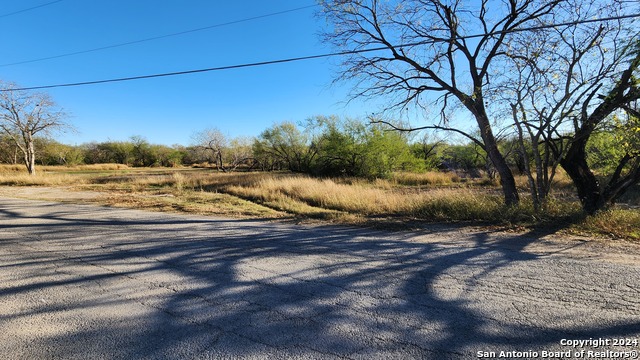 502 E Ansley Blvd Property Photo 2
