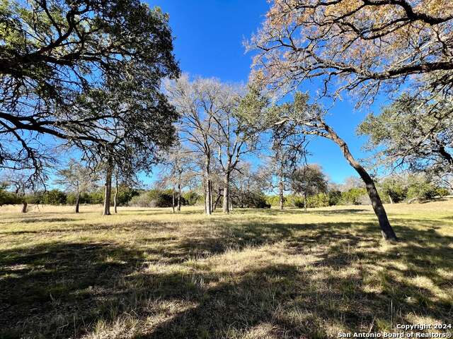 205 Mulder Dr Property Photo 3