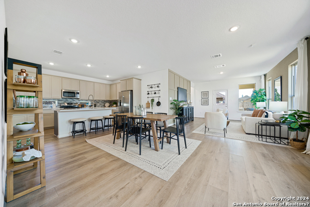 4715 Island Hollow Property Photo 3