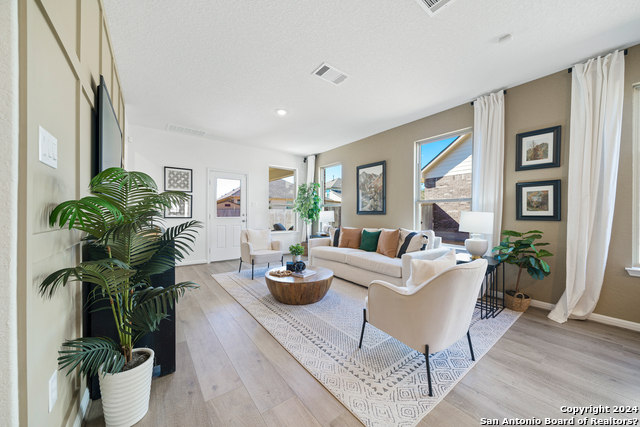 4715 Island Hollow Property Photo 9