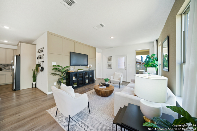 4715 Island Hollow Property Photo 10