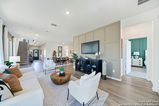 4715 Island Hollow Property Photo 12