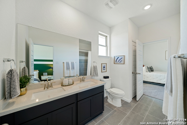 4715 Island Hollow Property Photo 19