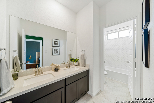 4715 Island Hollow Property Photo 26