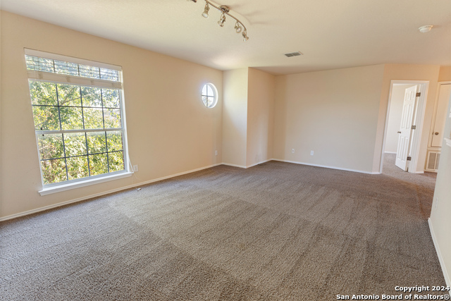 135 Coopers Hawk Property Photo 9