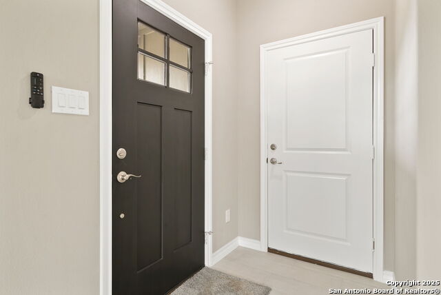 1307 Willow Lane St Property Photo 8