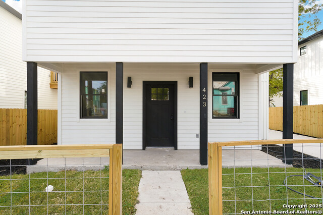 423 N Mesquite St Property Photo 4