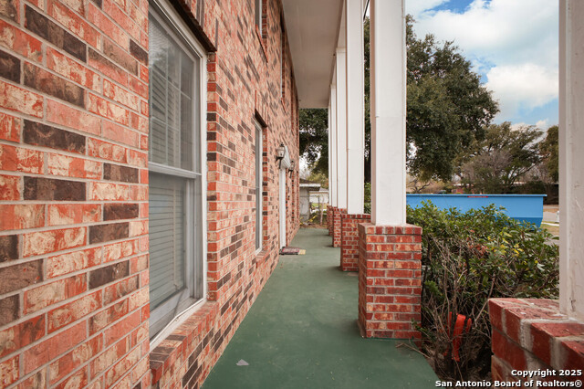 132 Dalehurst Dr Property Photo 2