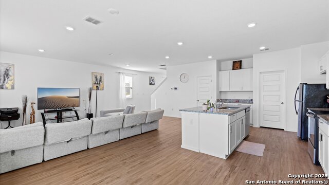 4202 Admirals Bend Property Photo 7