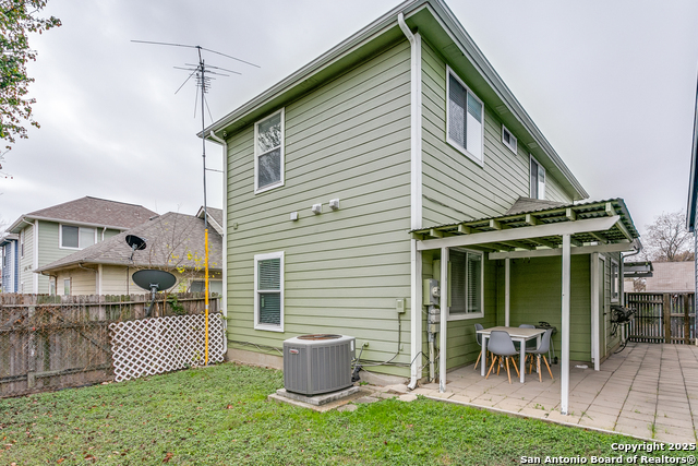 2422 Crown Hollow Property Photo 12