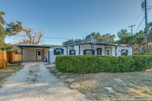 25315 Triangle Loop Property Photo 1