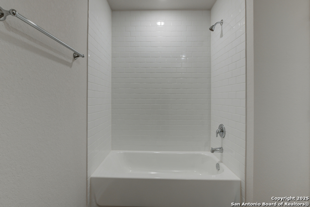 7638 Birch Hollow Property Photo 30