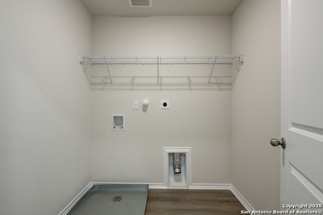 7638 Birch Hollow Property Photo 36