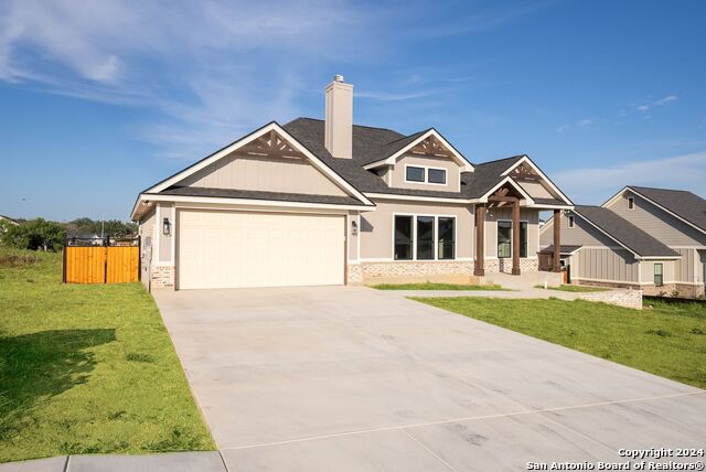 124 E Magnolia Cir Property Photo 1