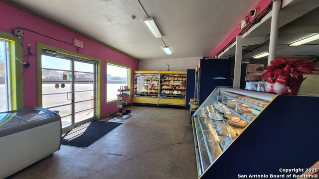 5671 Randolph Blvd Property Photo 4