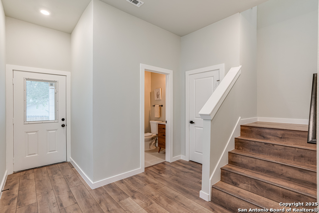 1725 E Crockett St Property Photo 14