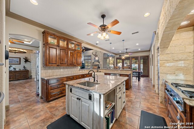 517 Acacia Pkwy Property Photo 15