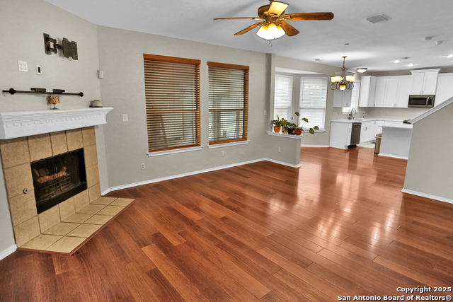 3002 Fall Way Property Photo 8