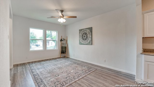 815 Waverly Ave Property Photo 6
