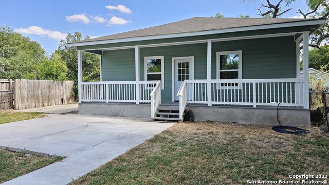 815 Waverly Ave Property Photo 28
