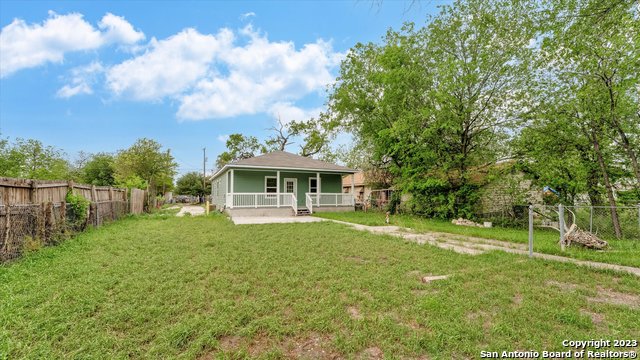 815 Waverly Ave Property Photo 34