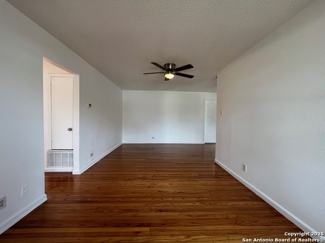 1134 W Thoraine Property Photo 2