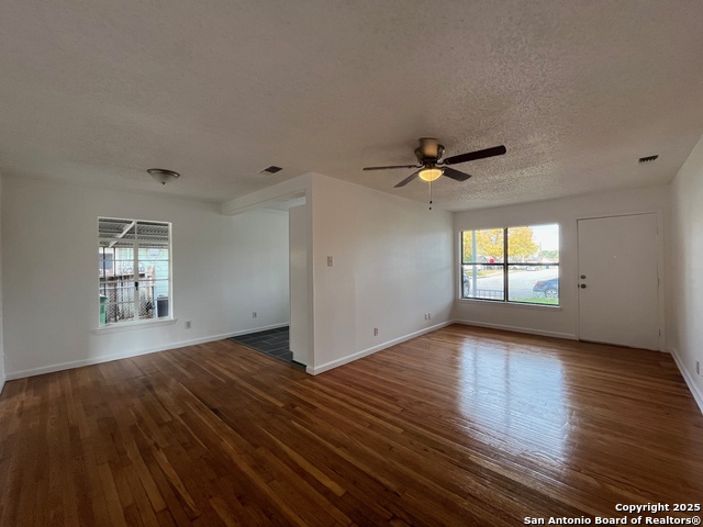 1134 W Thoraine Property Photo 3