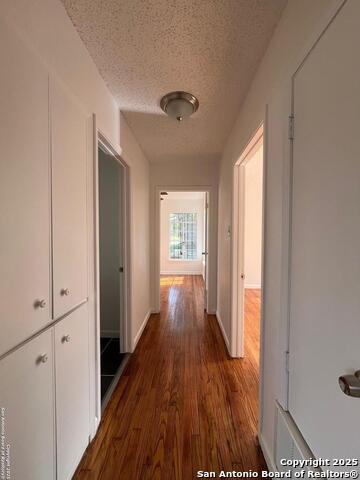 1134 W Thoraine Property Photo 4