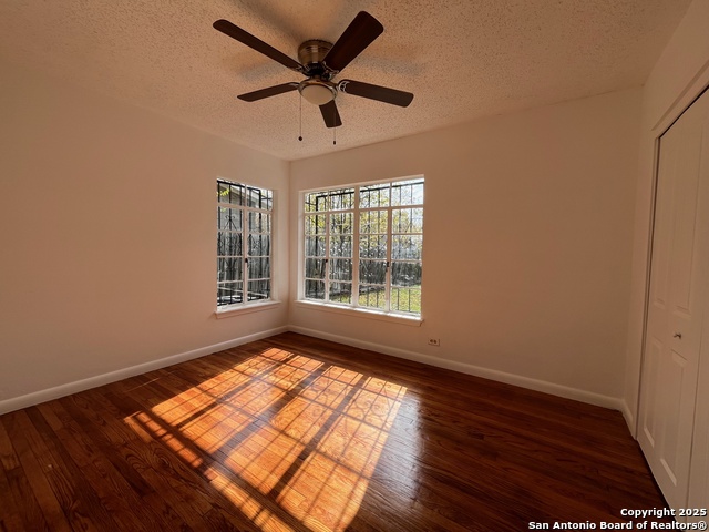 1134 W Thoraine Property Photo 6