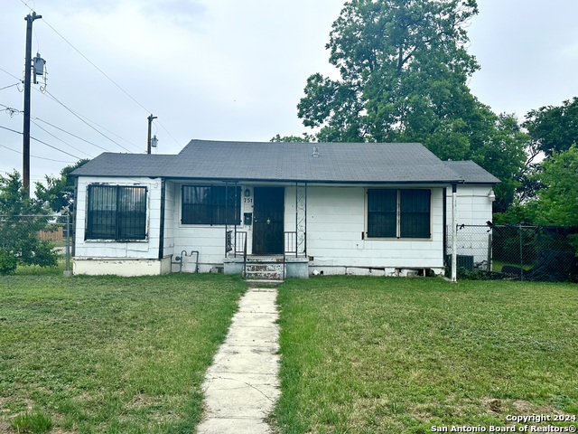 751 Royston Ave Property Photo 1
