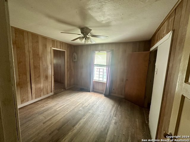 751 Royston Ave Property Photo 5