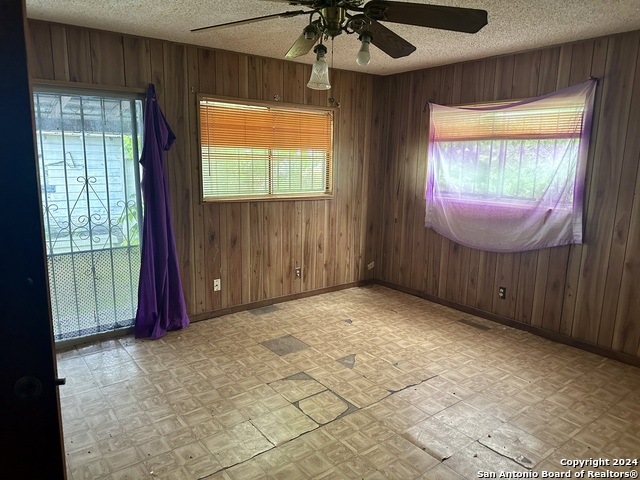751 Royston Ave Property Photo 6