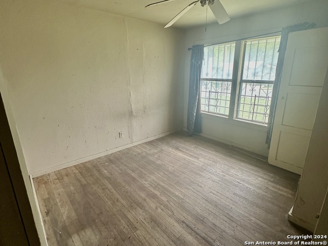 751 Royston Ave Property Photo 7