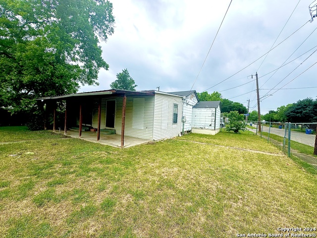 751 Royston Ave Property Photo 9