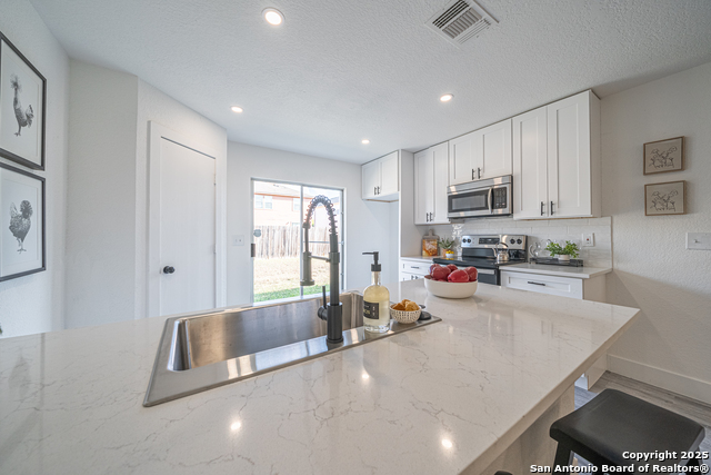 7920 Copper Hollow Property Photo 4
