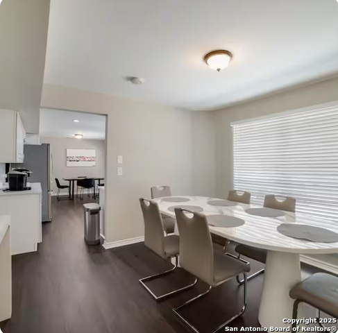 6826 King Louis Property Photo 7