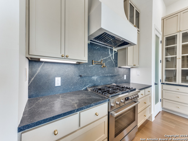 103 E Wildwood Property Photo 5