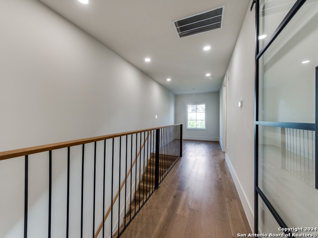 103 E Wildwood Property Photo 12