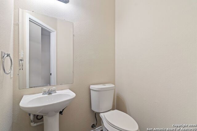 10807 Mathom Landing Property Photo 9