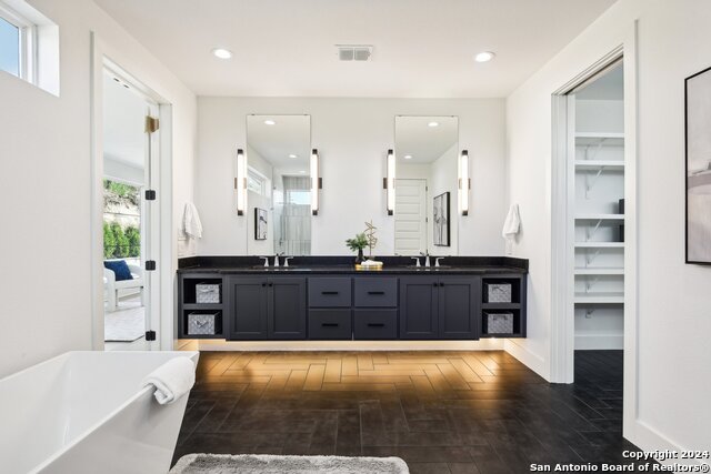 22810 Linwood Ridge Property Photo 13
