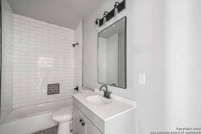 635 W Theo Ave Property Photo 13