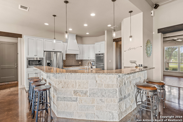 2718 Beaver Lane Property Photo 2