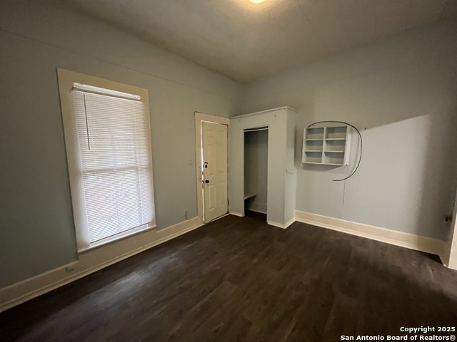 213 Cadwallader St Property Photo 4