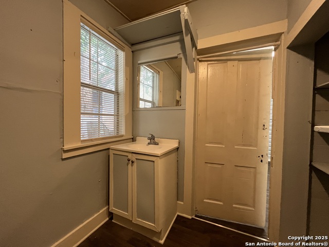 213 Cadwallader St Property Photo 11