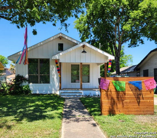1631 E Crockett St Property Photo 1