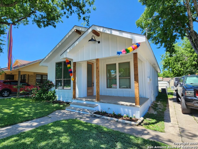 1631 E Crockett St Property Photo 2