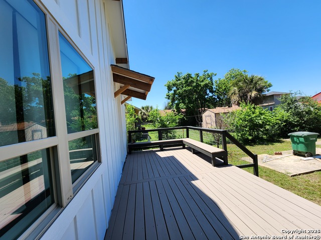 1631 E Crockett St Property Photo 17