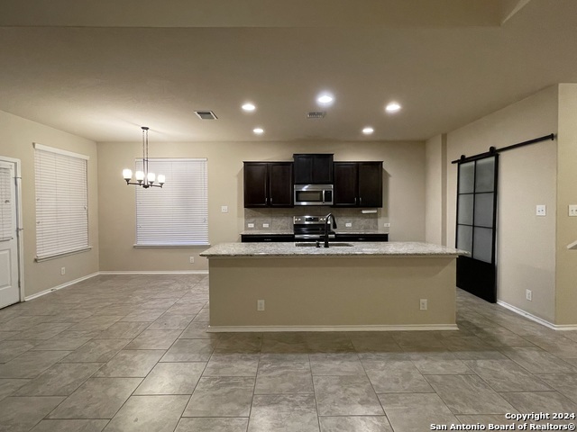 913 Pipe Gate Property Photo 2