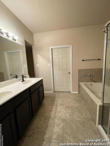 913 Pipe Gate Property Photo 14