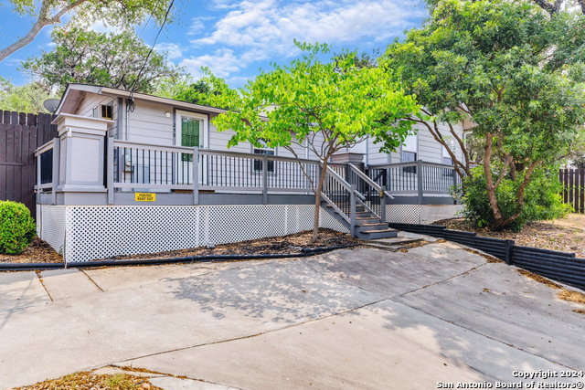259 Park Dr Property Photo 1